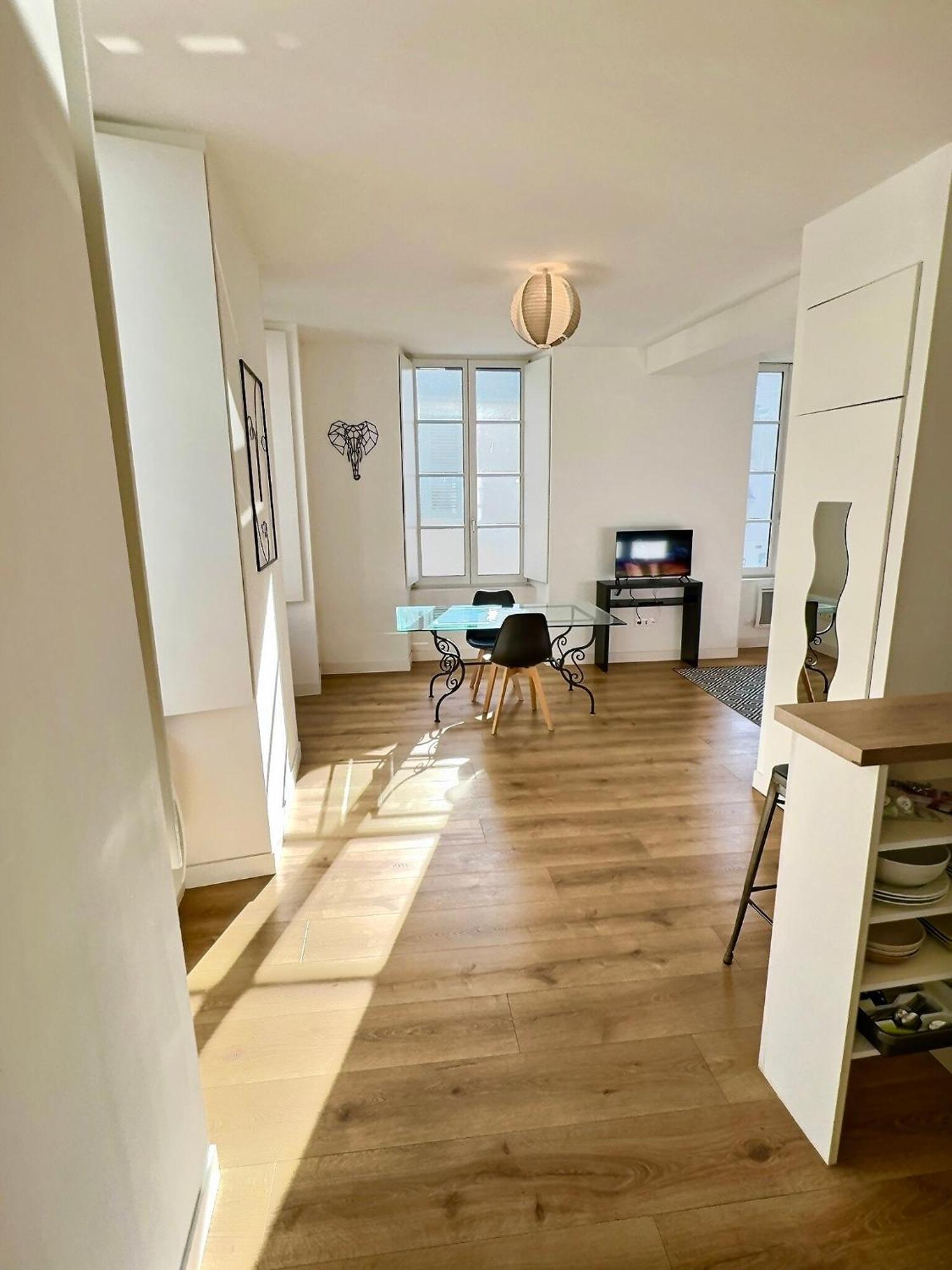 Wonderhost, Au Coeur Du Quartier Du Chateau Pau Ngoại thất bức ảnh